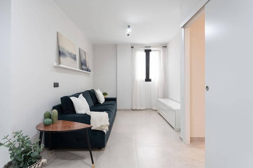 1 slaapkamer Flat te huur in Las Palmas de Gran Canaria - € 950 (Ref: 9778175)