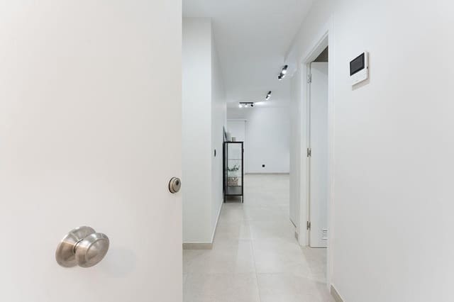 1 slaapkamer Flat te huur in Santa Catalina - Canteras, Las Palmas de Gran Canaria - € 950 (Ref: 9778175)