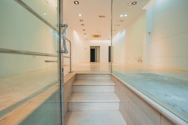 Gewerbe zu verkaufen in Triana, Las Palmas de Gran Canaria - 425.000 € (Ref: 9780598)