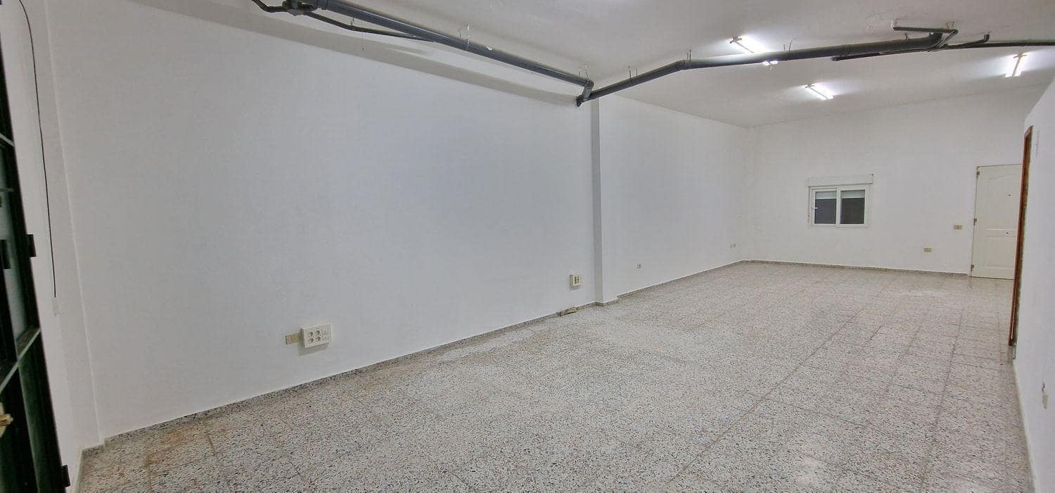 2 bedroom Commercial for rent in Aguimes - € 520 (Ref: 9783034)