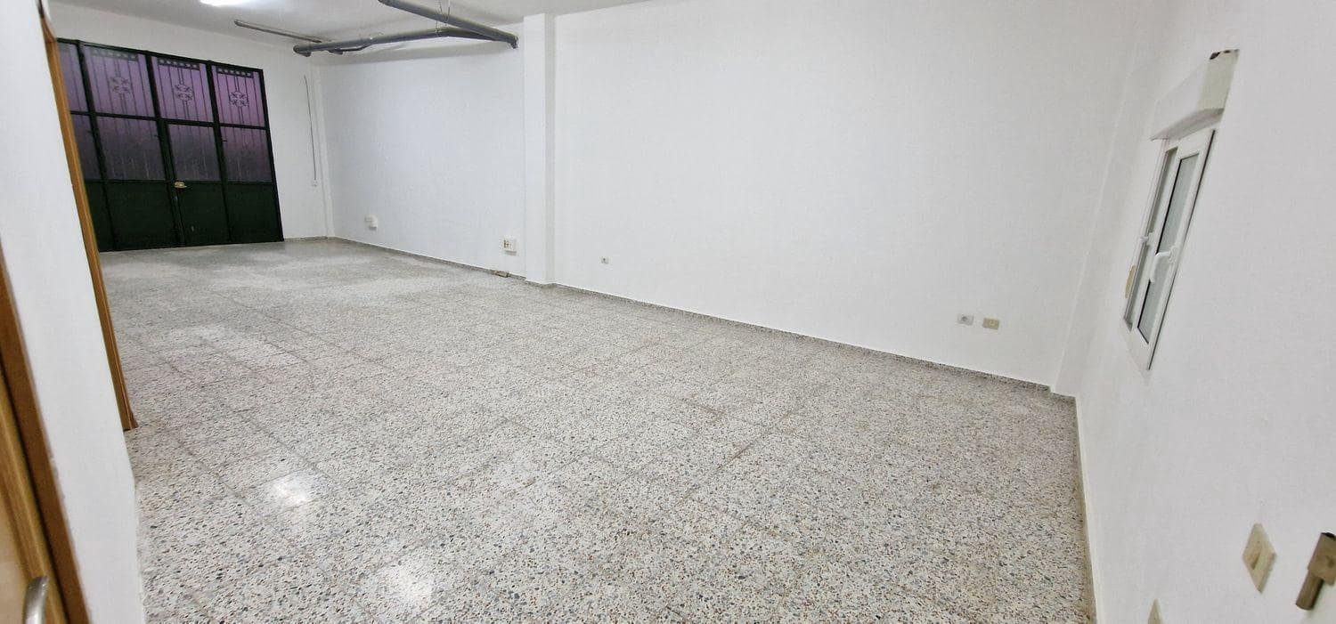 2 bedroom Commercial for rent in Aguimes - € 520 (Ref: 9783034)