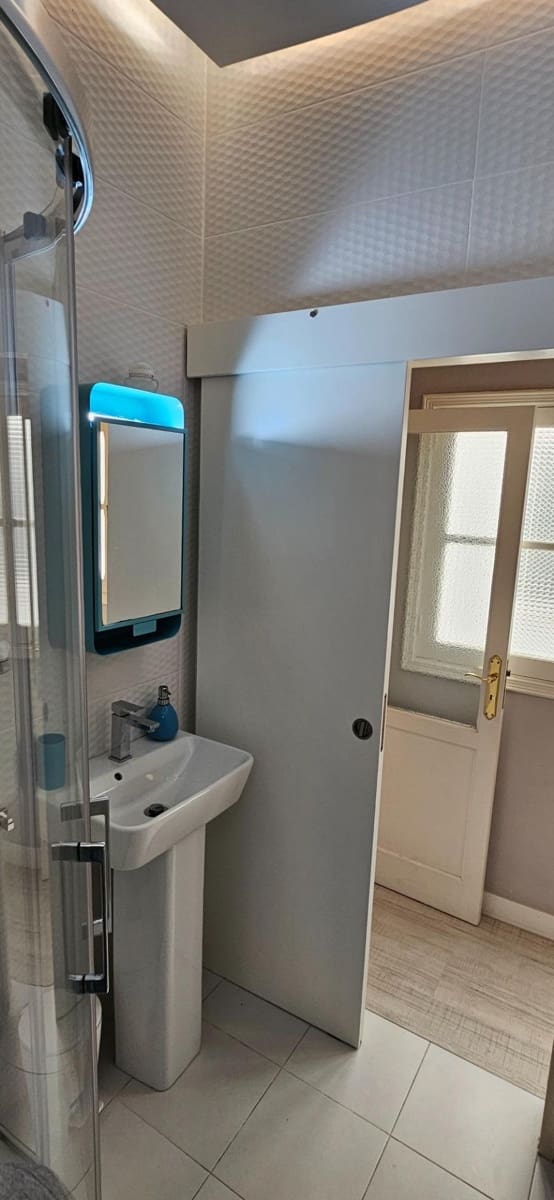 2 quarto Apartamento para arrendar em Las Palmas de Gran Canaria - 1 150 € (Ref: 9788434)