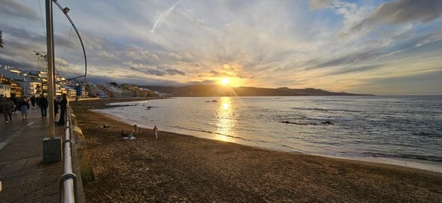 2 soveværelse Lejlighed til leje i Guanarteme, Las Palmas de Gran Canaria - € 1.150 (Ref: 9788434)