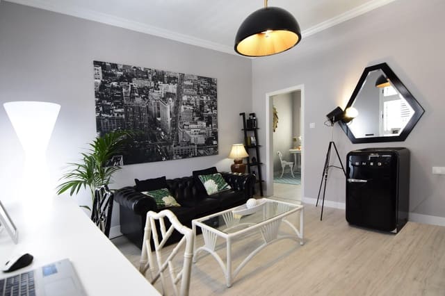 2 bedroom Flat for rent in Guanarteme, Las Palmas de Gran Canaria - € 975 (Ref: 9788434)