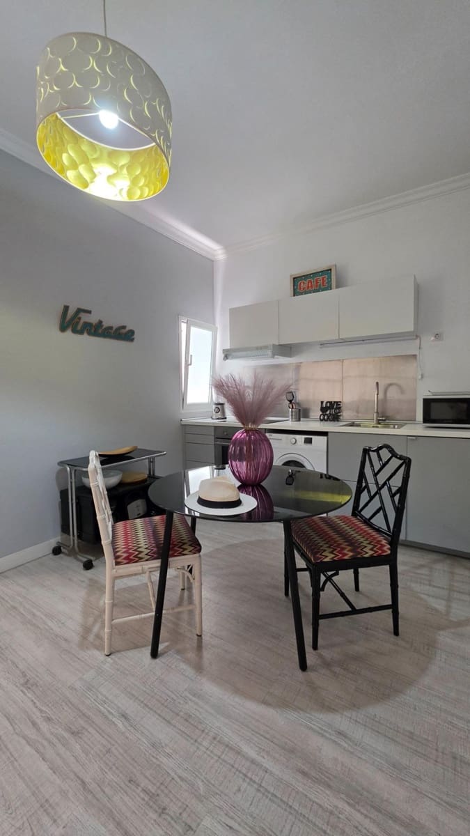 2 bedroom Flat for rent in Las Palmas de Gran Canaria - € 975 (Ref: 9788434)