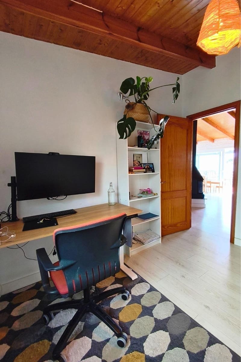 4 bedroom Villa for sale in Arucas with garage - € 299,000 (Ref: 9788437)