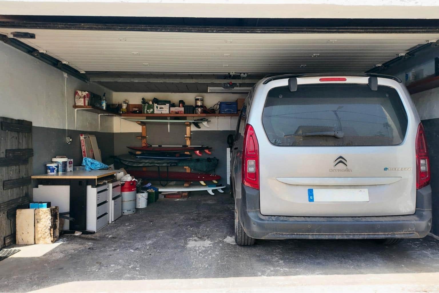 4 bedroom Villa for sale in Arucas with garage - € 299,000 (Ref: 9788437)