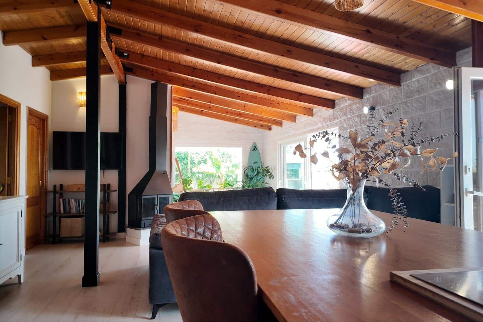 4 bedroom Villa for sale in Arucas with garage - € 299,000 (Ref: 9788437)