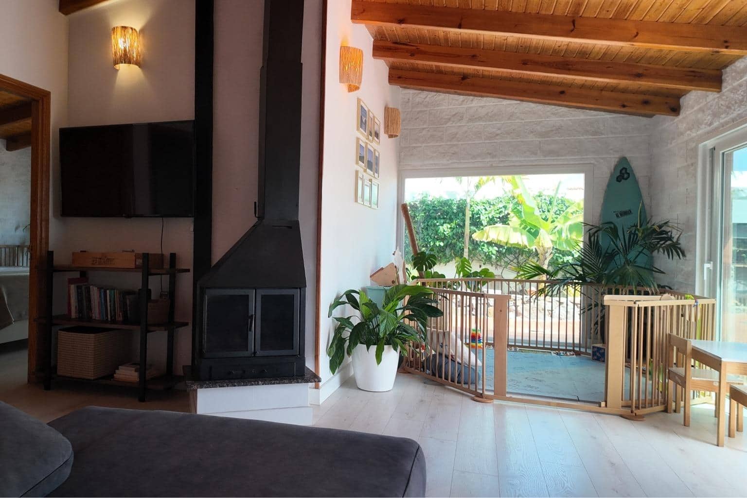 4 bedroom Villa for sale in Arucas with garage - € 299,000 (Ref: 9788437)