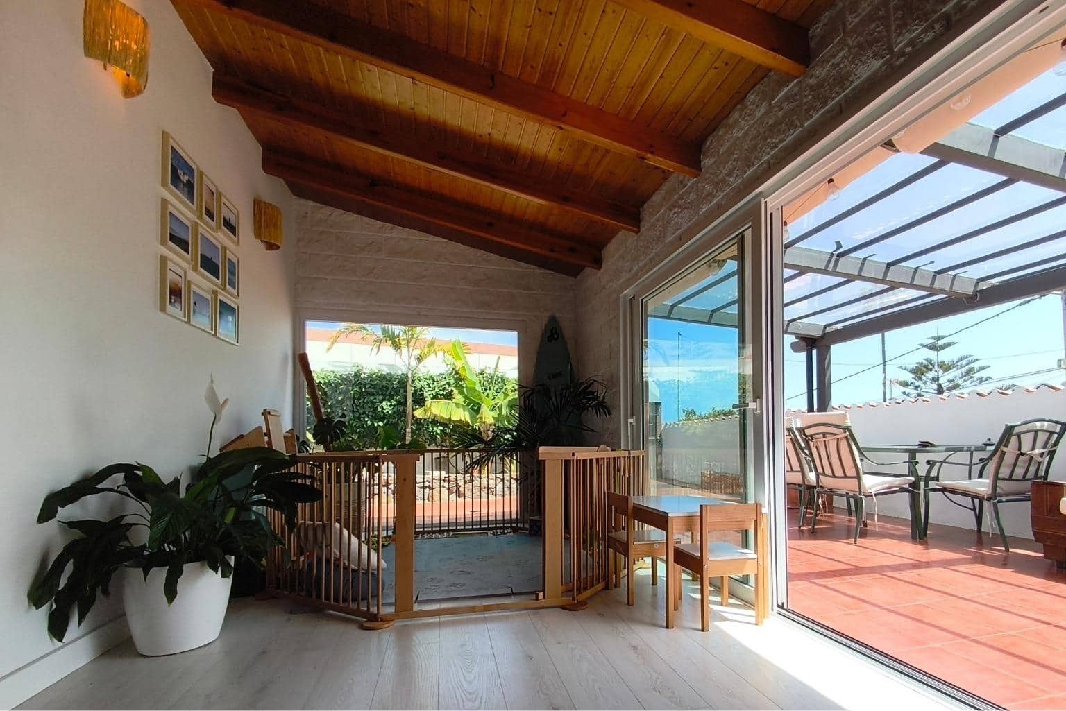 4 bedroom Villa for sale in Arucas with garage - € 299,000 (Ref: 9788437)