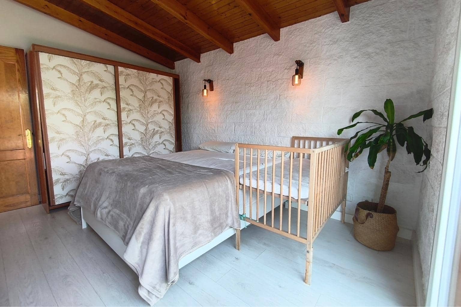 4 bedroom Villa for sale in Arucas with garage - € 299,000 (Ref: 9788437)