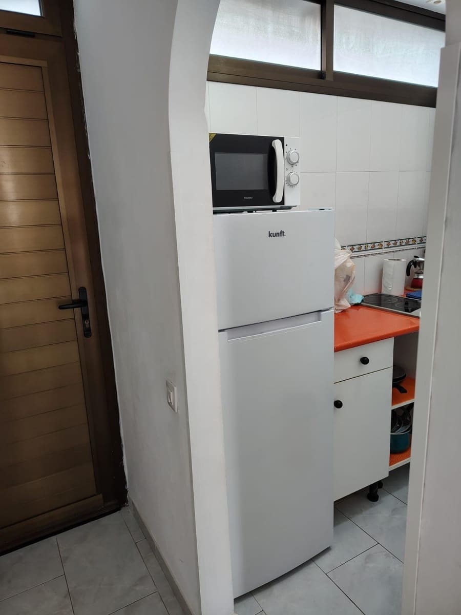 Apartamento para arrendar em Playa del Ingles com piscina - 1 200 € (Ref: 9797153)