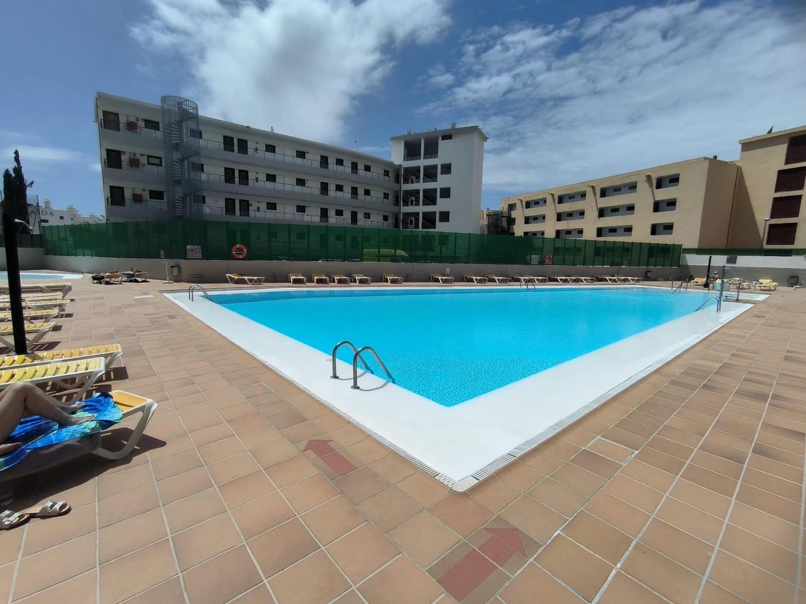 Apartamento para arrendar em Playa del Ingles com piscina - 1 200 € (Ref: 9797153)