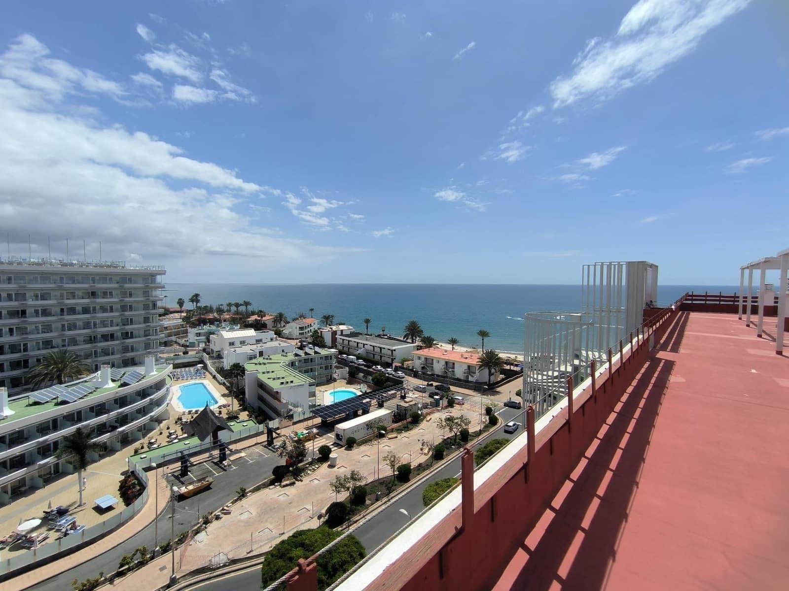 Apartamento para arrendar em Playa del Ingles com piscina - 1 200 € (Ref: 9797153)