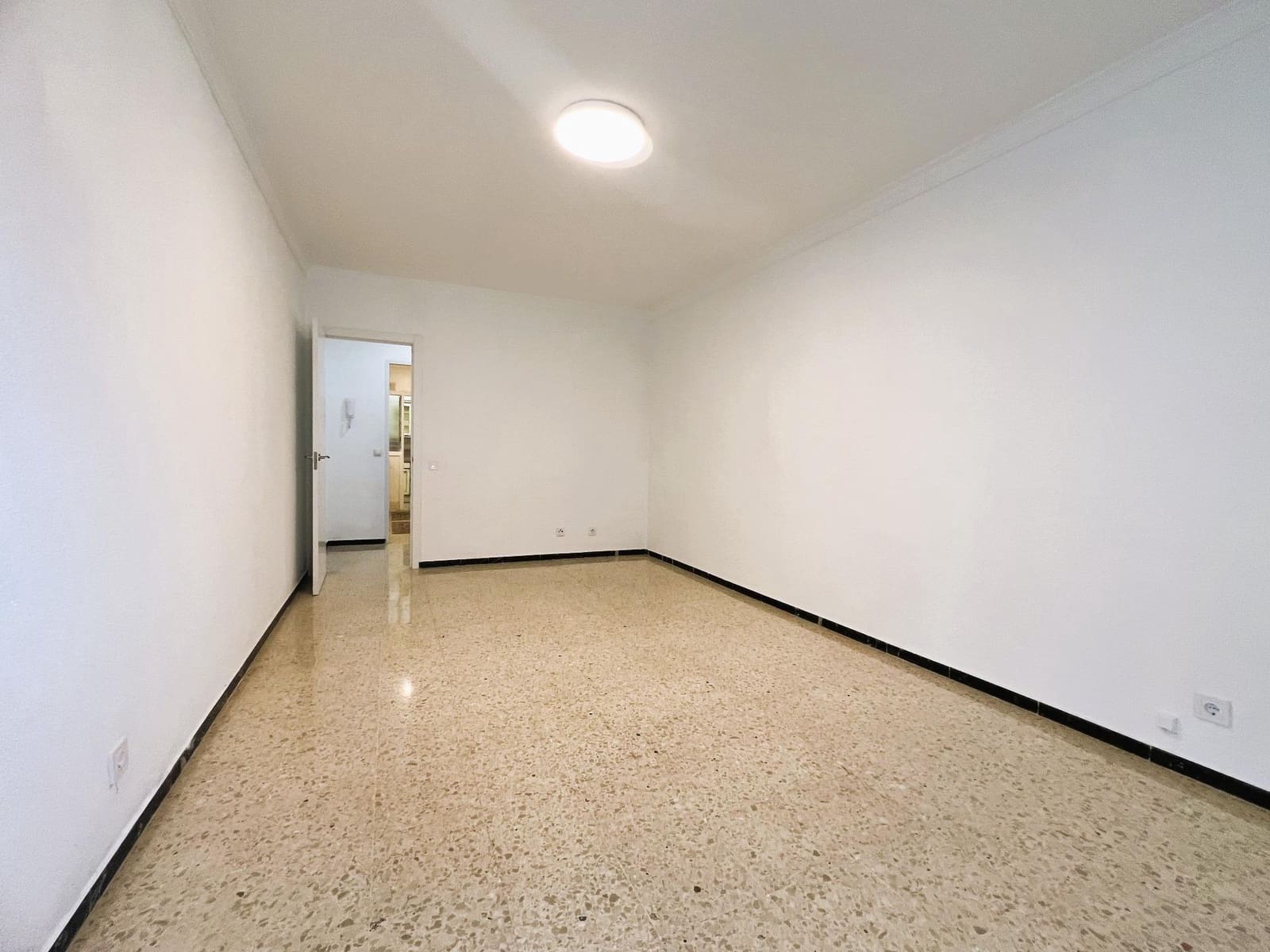 4 Zimmer Wohnung zu vermieten in Las Palmas de Gran Canaria mit Garage - 1.200 € (Ref: 9808022)