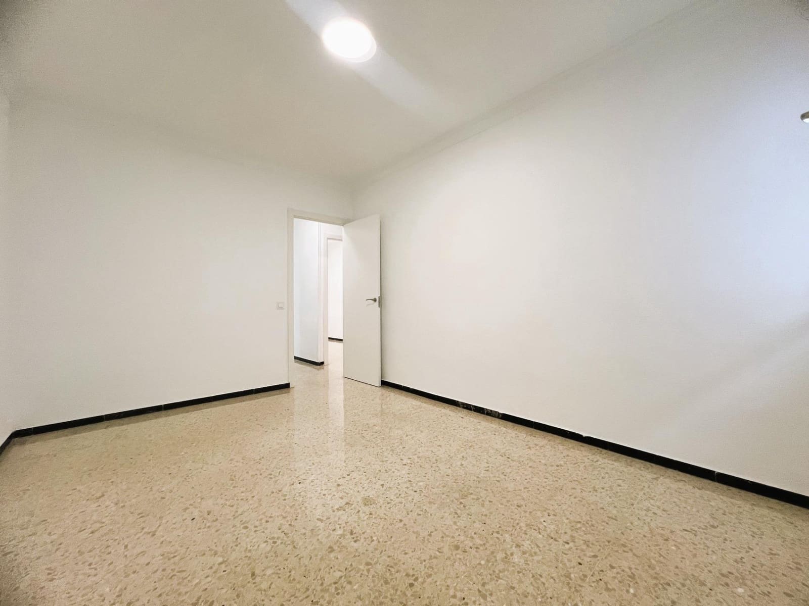 4 Zimmer Wohnung zu vermieten in Las Palmas de Gran Canaria mit Garage - 1.200 € (Ref: 9808022)