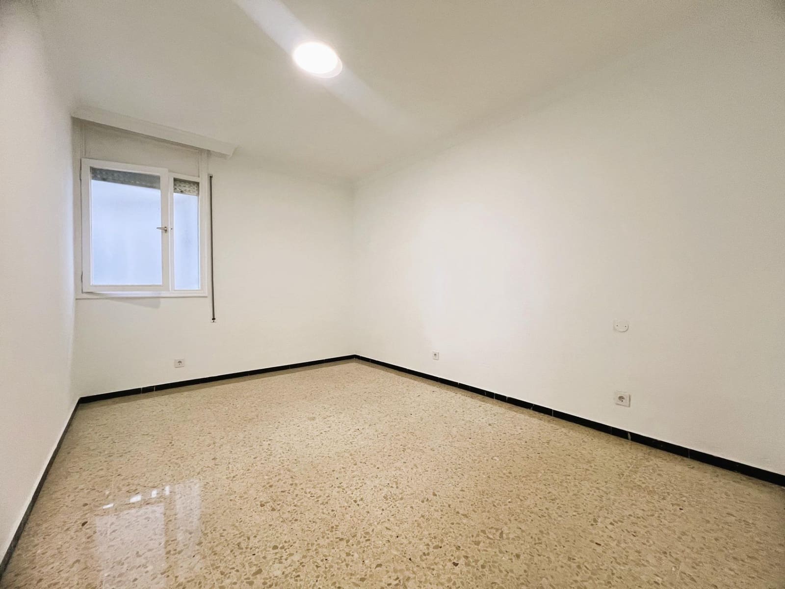 4 Zimmer Wohnung zu vermieten in Las Palmas de Gran Canaria mit Garage - 1.200 € (Ref: 9808022)