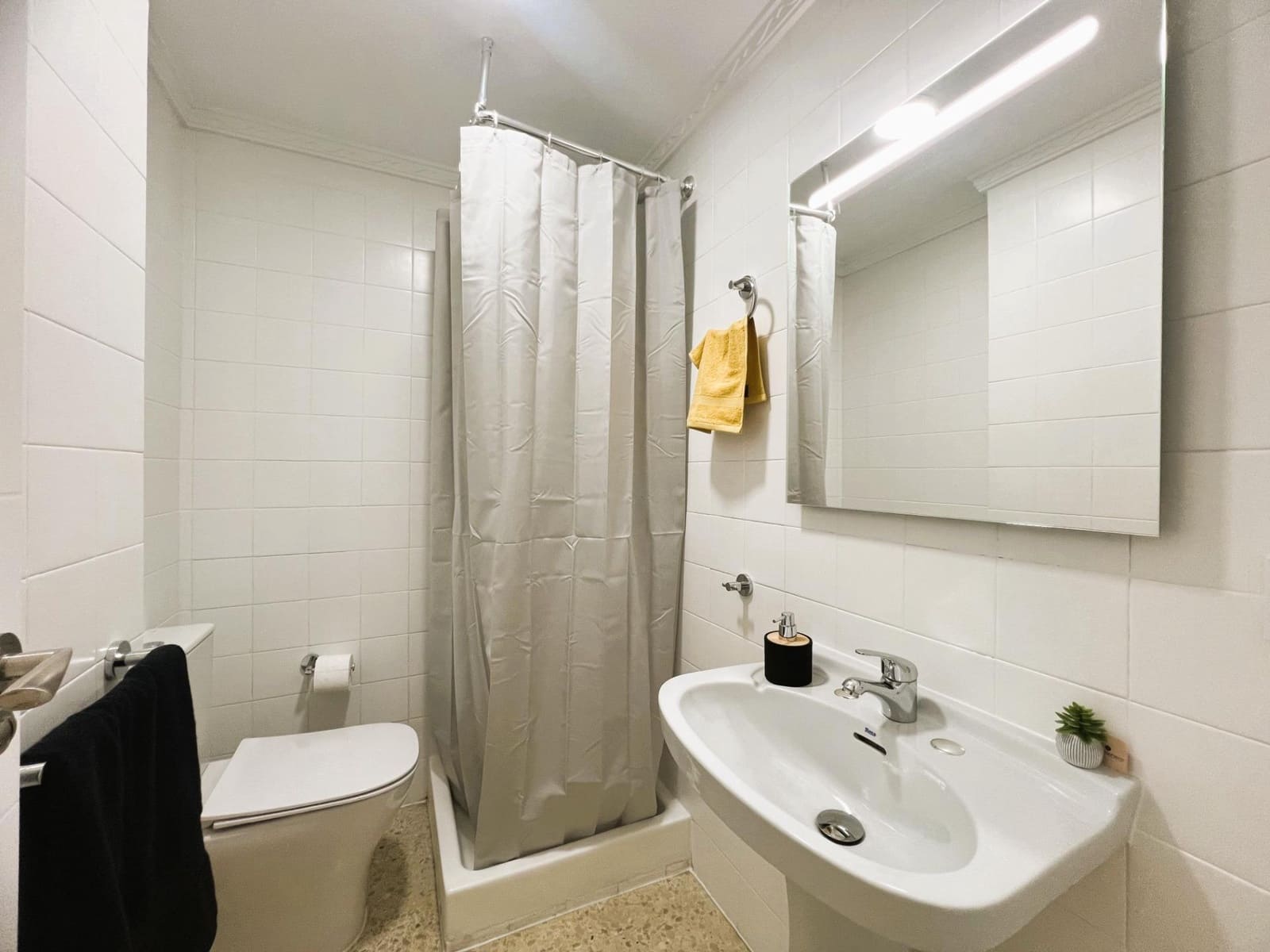 4 Zimmer Wohnung zu vermieten in Las Palmas de Gran Canaria mit Garage - 1.200 € (Ref: 9808022)