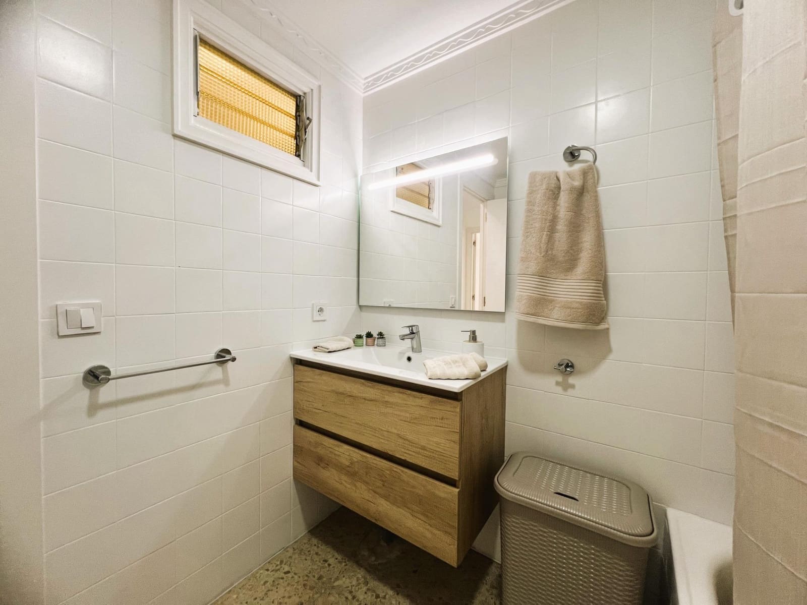 4 Zimmer Wohnung zu vermieten in Las Palmas de Gran Canaria mit Garage - 1.200 € (Ref: 9808022)