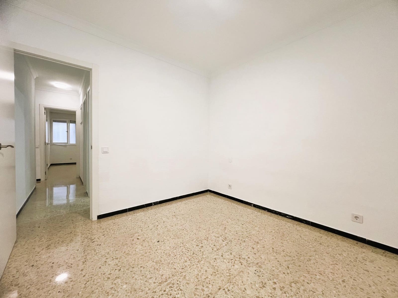 4 Zimmer Wohnung zu vermieten in Las Palmas de Gran Canaria mit Garage - 1.200 € (Ref: 9808022)