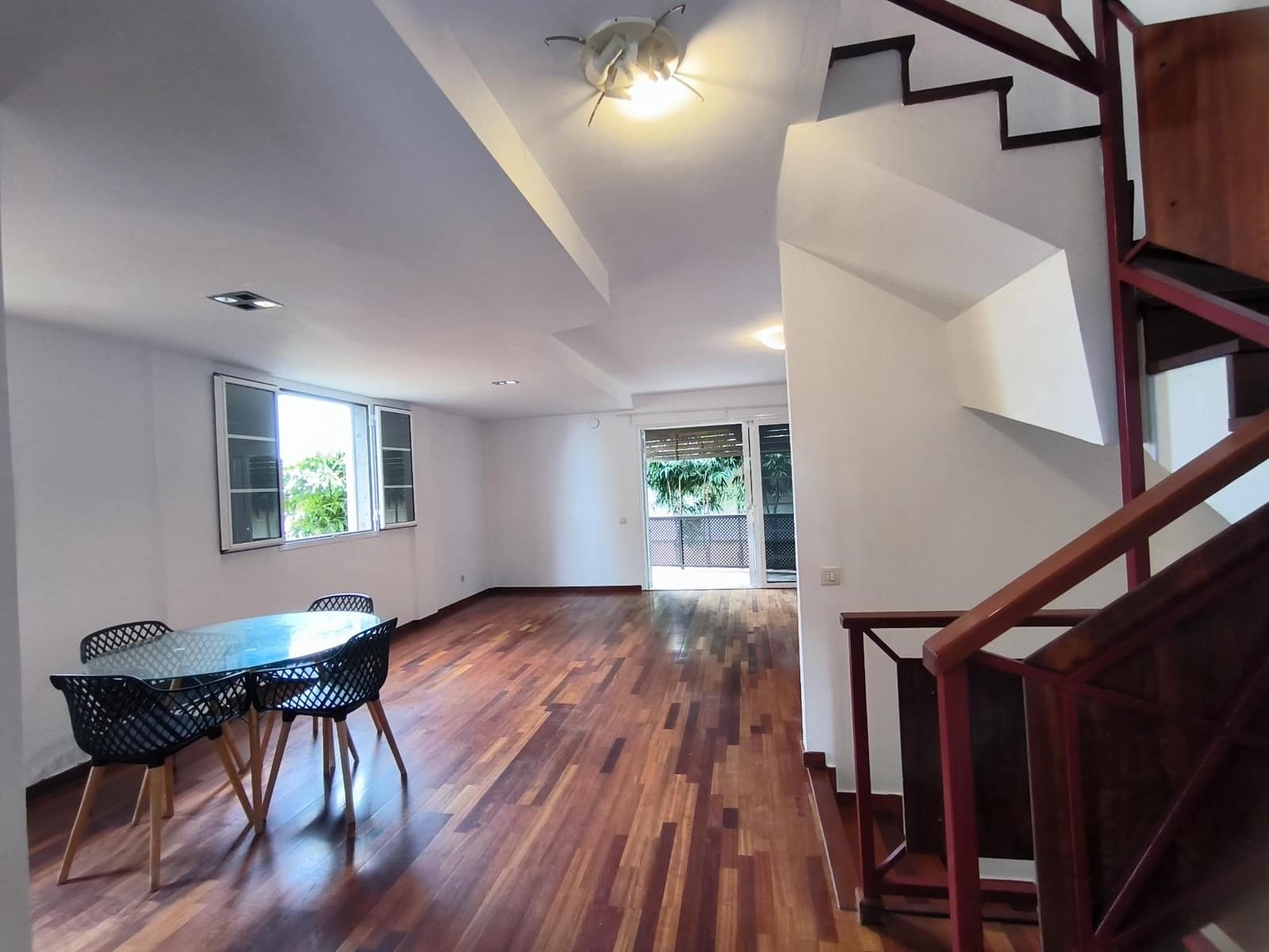 Pareado de 3 habitaciones en Las Palmas de Gran Canaria en venta con garaje - 409.000 € (Ref: 9831579)