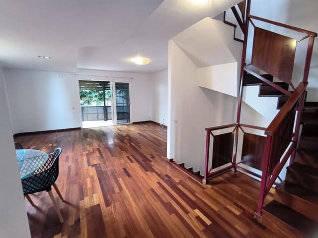 Pareado de 3 habitaciones en Tafira, Las Palmas de Gran Canaria en venta con garaje - 409.000 € (Ref: 9831579)