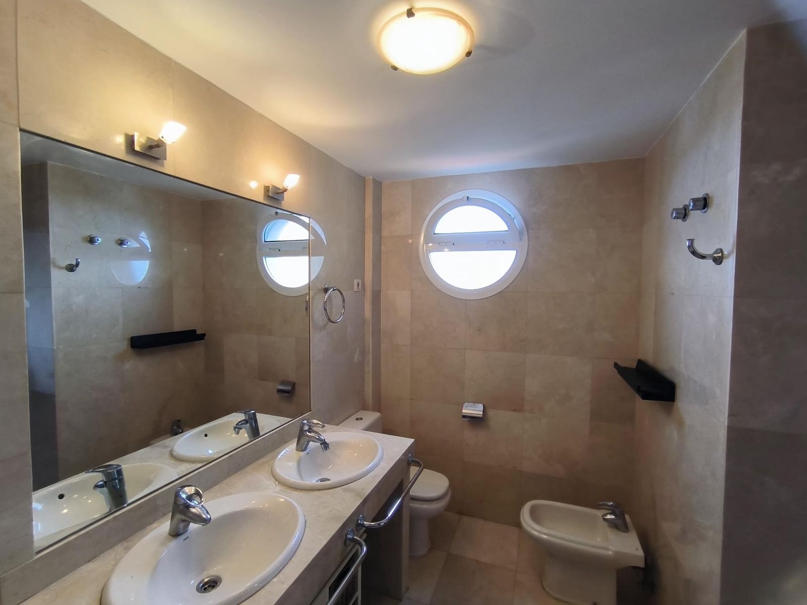 Pareado de 3 habitaciones en Las Palmas de Gran Canaria en venta con garaje - 409.000 € (Ref: 9831579)
