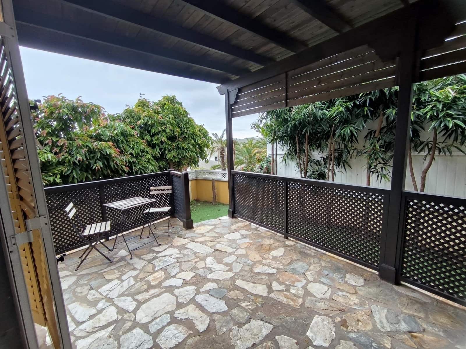 Pareado de 3 habitaciones en Las Palmas de Gran Canaria en venta con garaje - 409.000 € (Ref: 9831579)