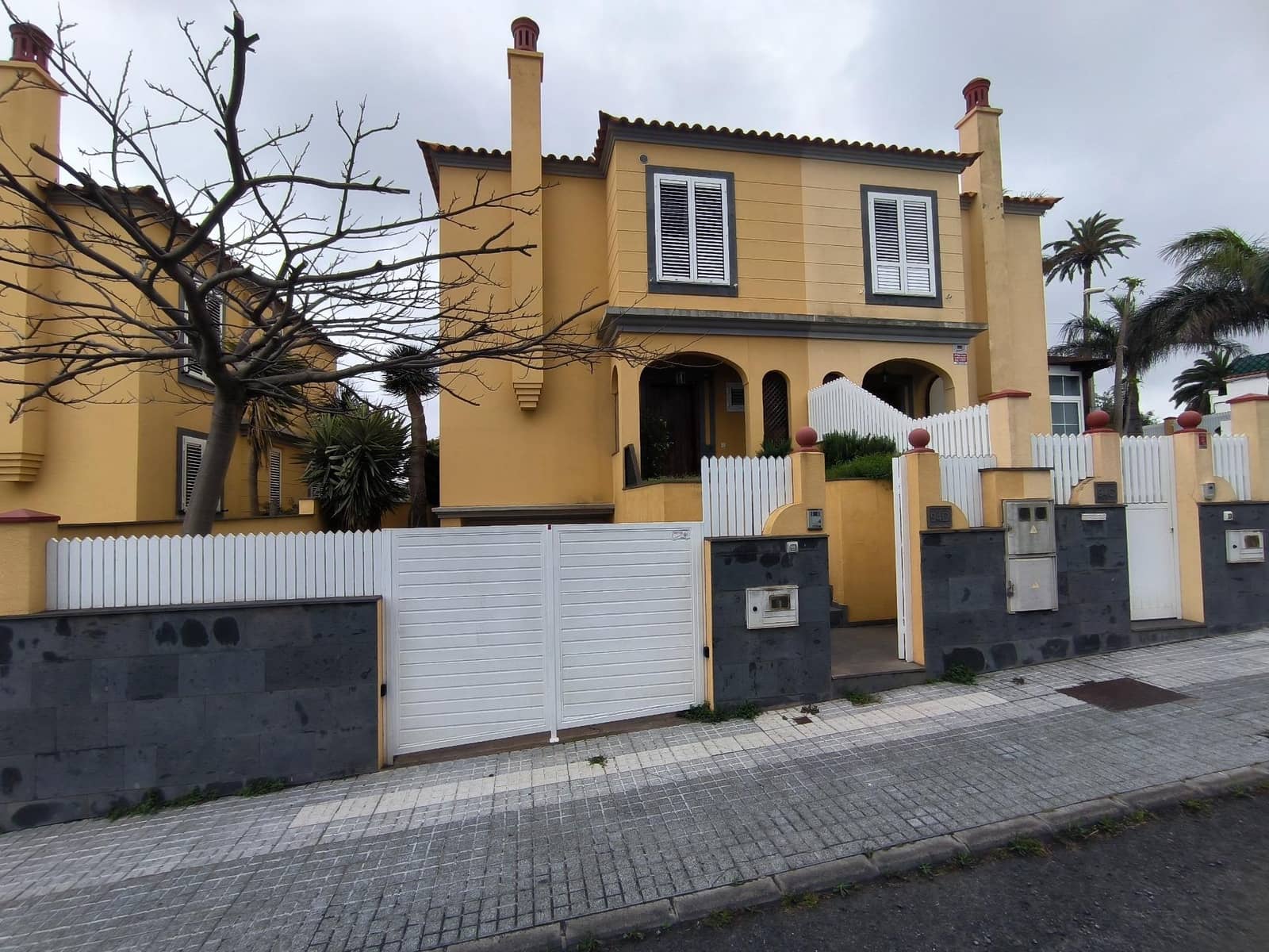 3 bedroom Semi-detached Villa for sale in Las Palmas de Gran Canaria with garage - € 409,000 (Ref: 9831579)