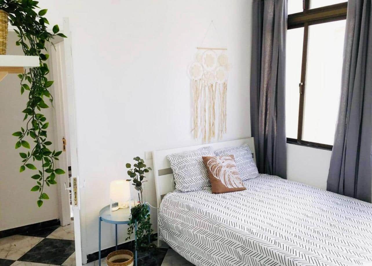 4 soverom Leilighet til leie i Las Palmas de Gran Canaria - € 1 500 (Ref: 9836284)