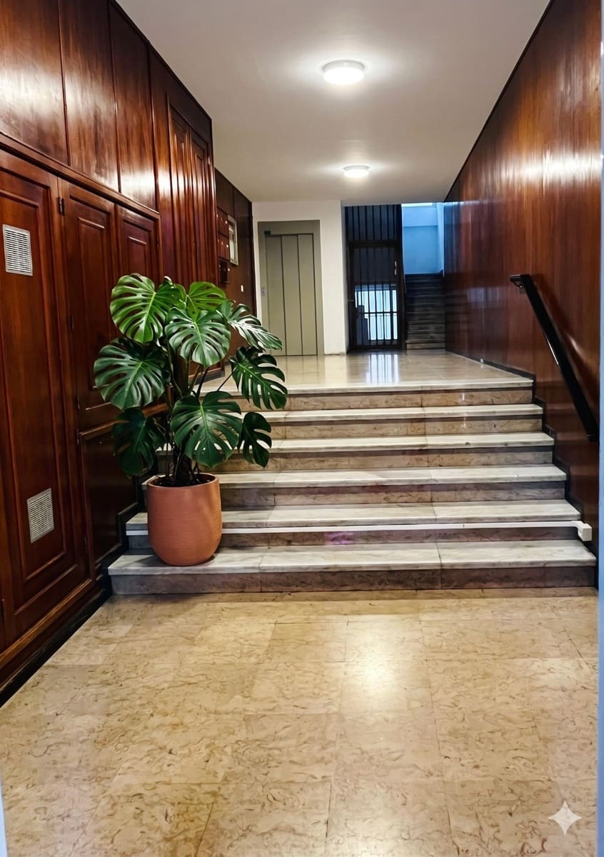 4 soverom Leilighet til leie i Las Palmas de Gran Canaria - € 1 500 (Ref: 9836284)