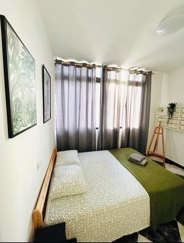 Piso de 4 habitaciones en Santa Catalina - Canteras, Las Palmas de Gran Canaria en alquiler - 1.500 € (Ref: 9836284)