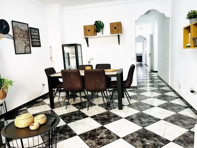 Piso de 4 habitaciones en Santa Catalina - Canteras, Las Palmas de Gran Canaria en alquiler - 1.500 € (Ref: 9836284)
