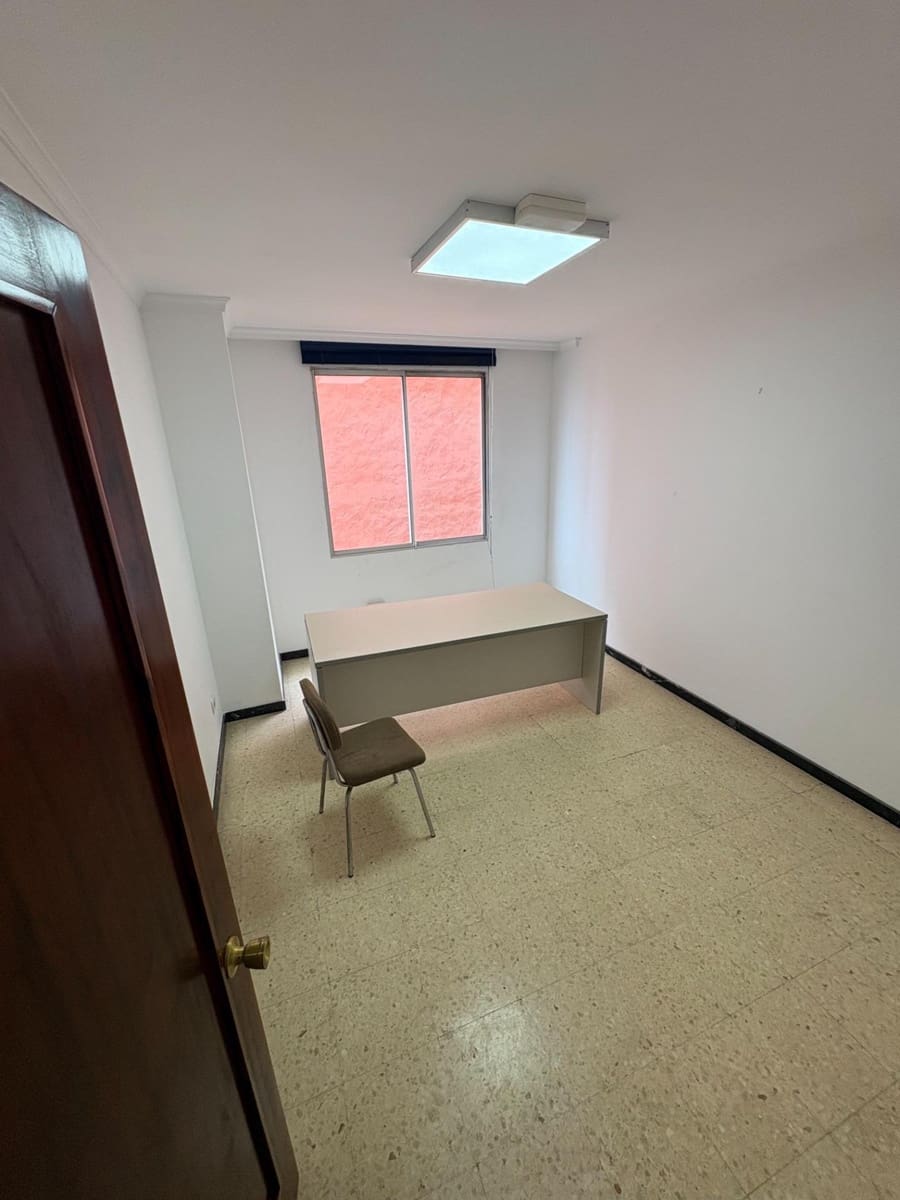 Piso de 4 habitaciones en Las Palmas de Gran Canaria en venta con garaje - 402.000 € (Ref: 9868627)