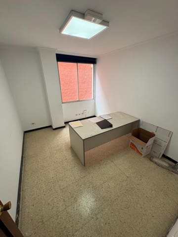 Piso de 4 habitaciones en Triana, Las Palmas de Gran Canaria en venta con garaje - 402.000 € (Ref: 9868627)