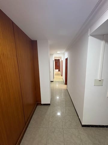 Piso de 4 habitaciones en Triana, Las Palmas de Gran Canaria en venta con garaje - 402.000 € (Ref: 9868627)