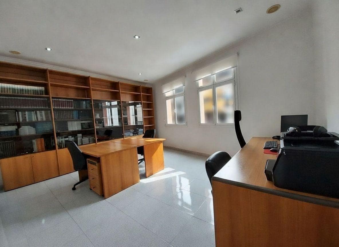 6 soveværelse Lejlighed til salg i Las Palmas de Gran Canaria - € 570.000 (Ref: 9868629)