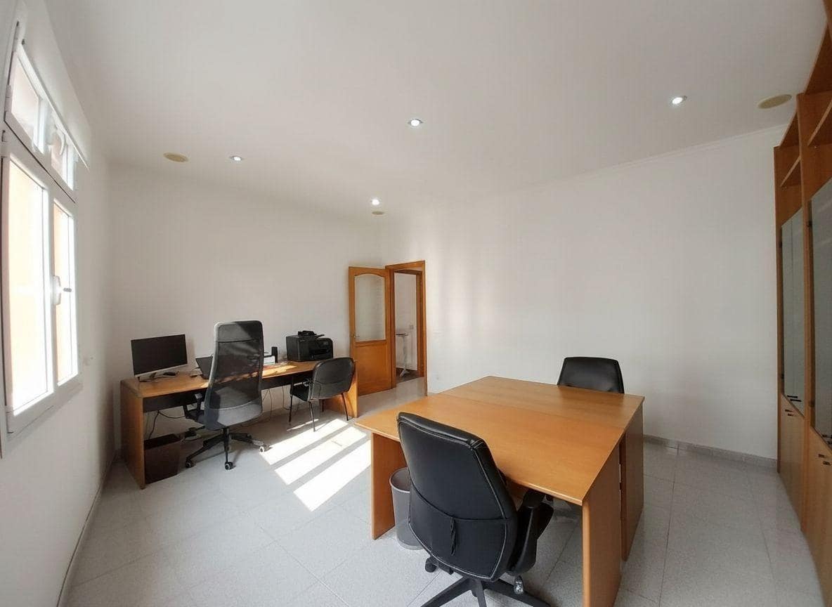 6 soveværelse Lejlighed til salg i Las Palmas de Gran Canaria - € 570.000 (Ref: 9868629)