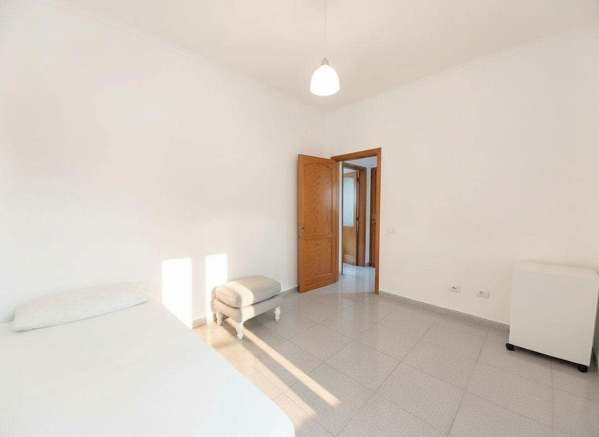 6 soveværelse Lejlighed til salg i Las Palmas de Gran Canaria - € 570.000 (Ref: 9868629)