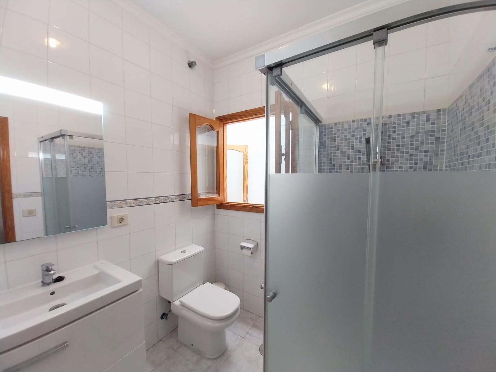 6 soveværelse Lejlighed til salg i Las Palmas de Gran Canaria - € 570.000 (Ref: 9868629)