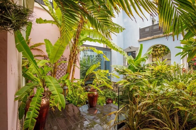 5 sypialnia Willa na sprzedaż w Ciudad Jardín, Las Palmas de Gran Canaria z basenem garażem - 1 285 000 € (Ref: 9873542)