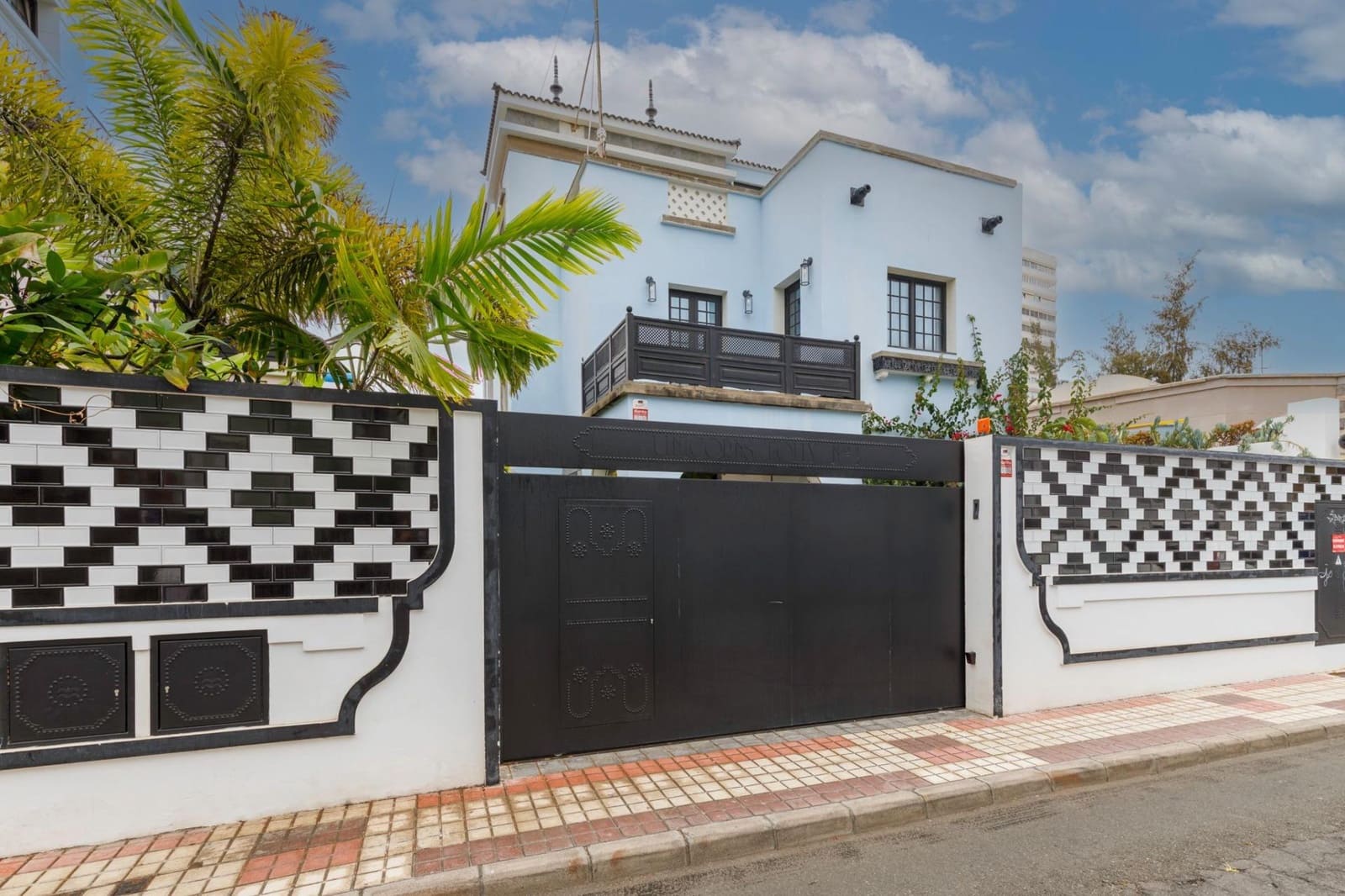 5 quarto Moradia para venda em Las Palmas de Gran Canaria com piscina garagem - 925 000 € (Ref: 9873543)