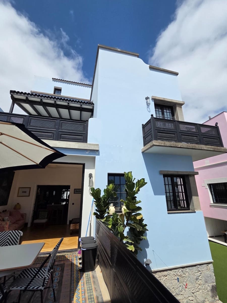 5 bedroom Villa for sale in Las Palmas de Gran Canaria with garage - € 925,000 (Ref: 9873543)