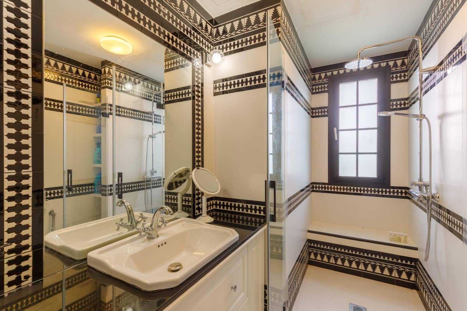 5 bedroom Villa for sale in Las Palmas de Gran Canaria with garage - € 925,000 (Ref: 9873543)