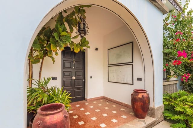 5 makuuhuone Huvila myytävänä paikassa Las Palmas de Gran Canaria mukana 
autotalli - 925 000 € (Ref: 9873543)