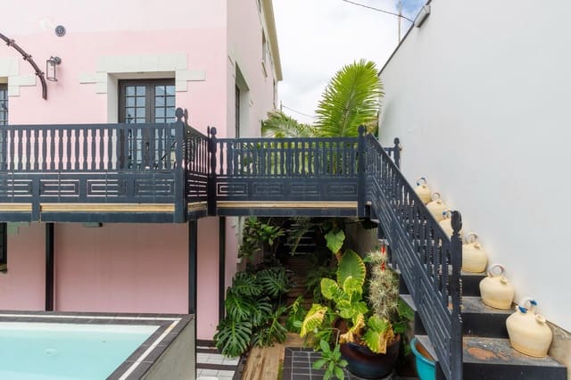 10 slaapkamer Villa te koop in Ciudad Jardín, Las Palmas de Gran Canaria met zwembad garage - € 2.210.000 (Ref: 9878905)