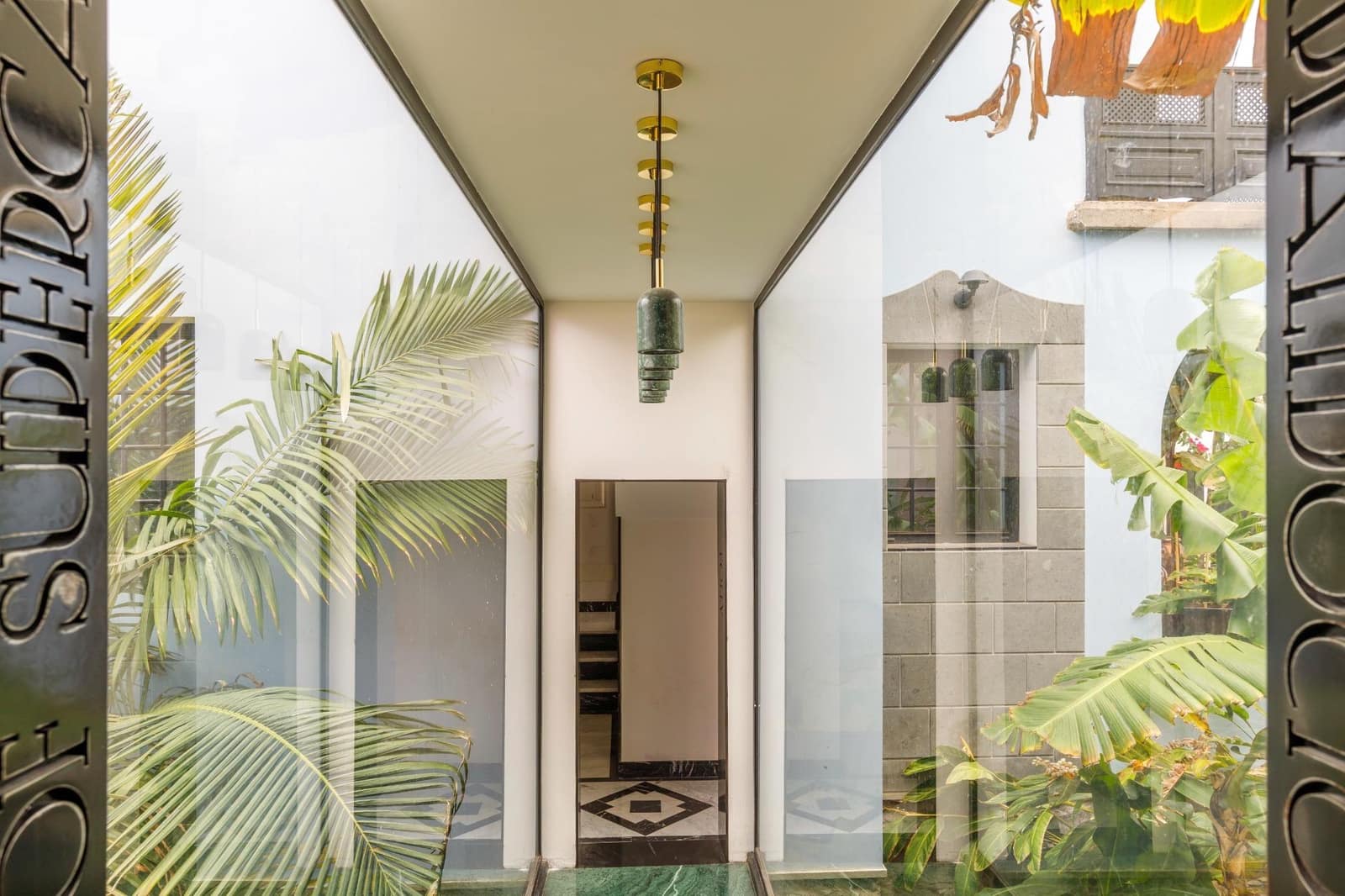 10 chambre Villa/Maison à vendre à Las Palmas de Gran Canaria avec piscine garage - 2 210 000 € (Ref: 9878905)