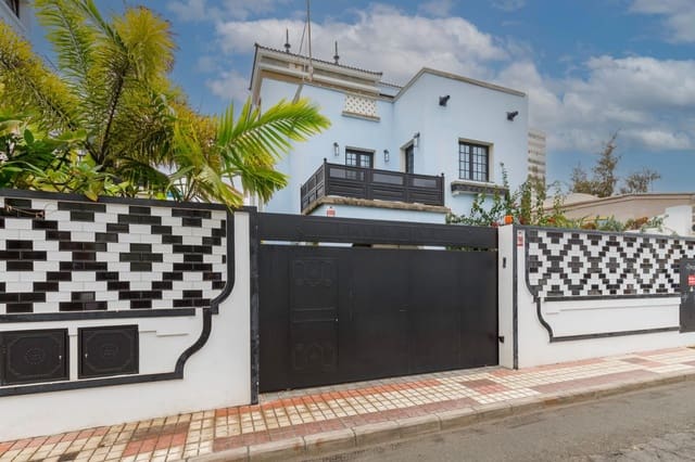 10 slaapkamer Villa te koop in Ciudad Jardín, Las Palmas de Gran Canaria met zwembad garage - € 2.210.000 (Ref: 9878905)