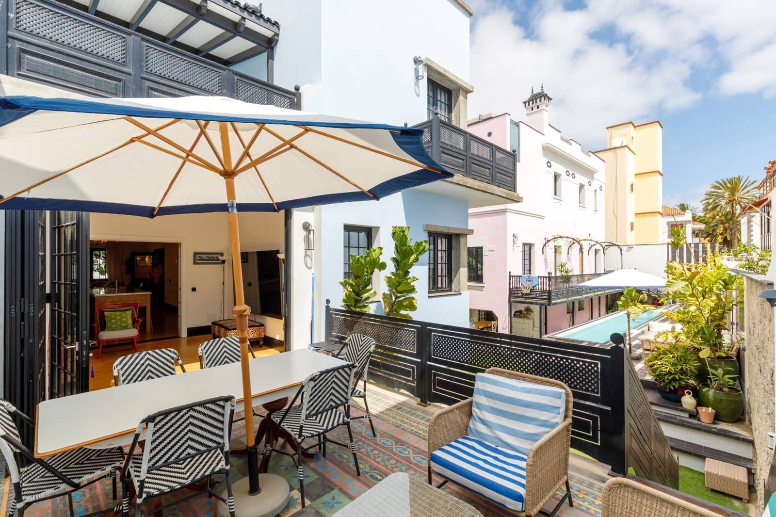 10 chambre Villa/Maison à vendre à Las Palmas de Gran Canaria avec piscine garage - 2 210 000 € (Ref: 9878905)