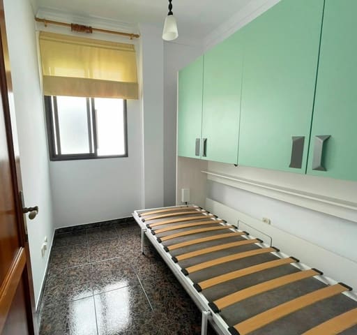 4 makuuhuone Asunto vuokrattavana paikassa Guanarteme, Las Palmas de Gran Canaria mukana 
autotalli - 1 500 € (Ref: 9884863)